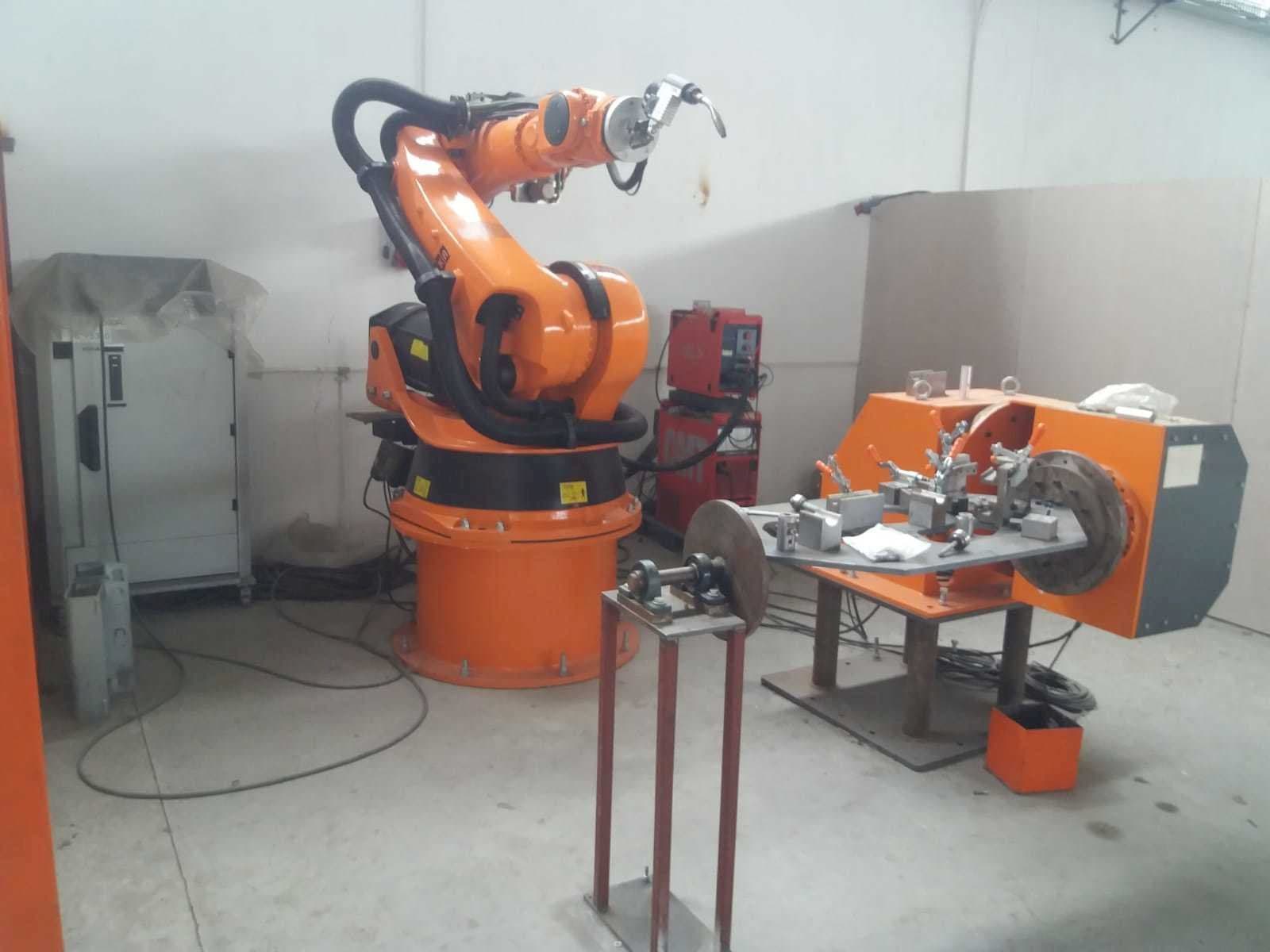 Front view of KUKA KR200  machine