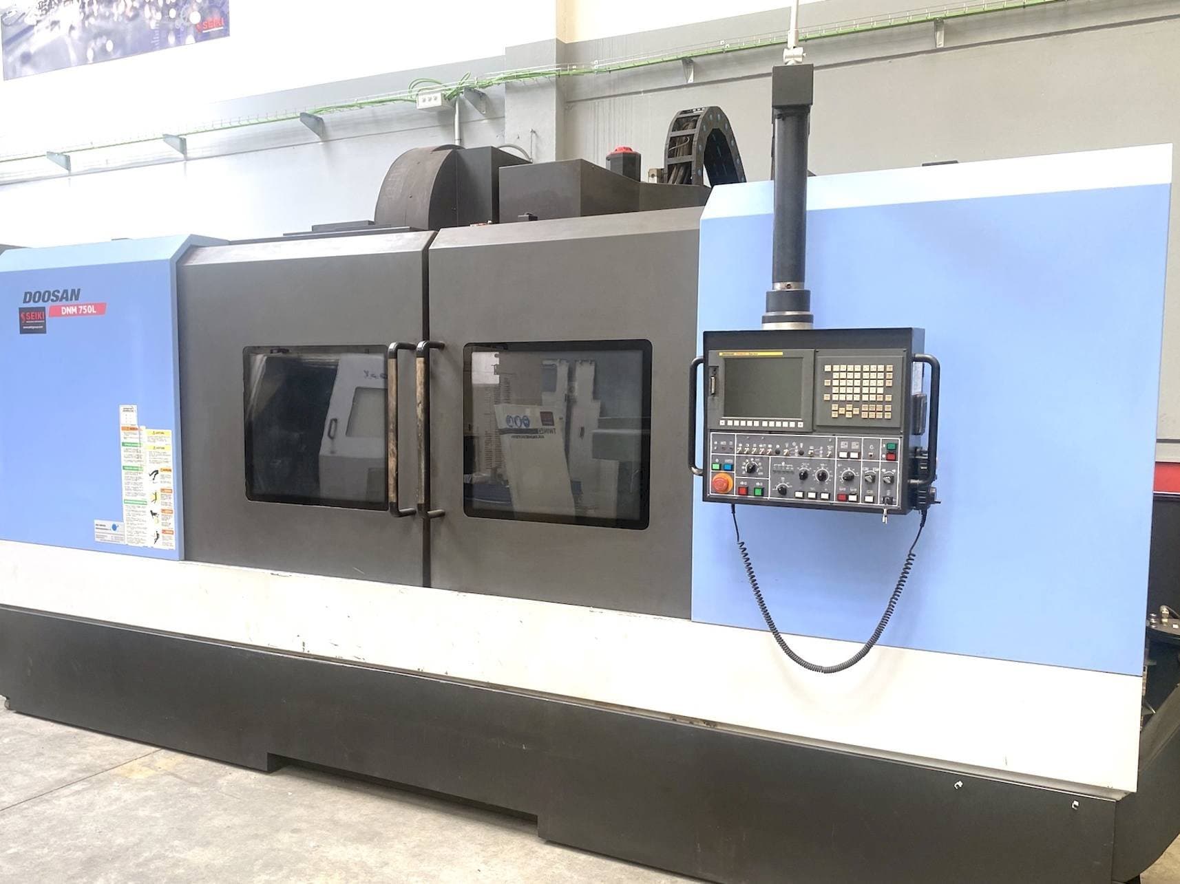 Front view of Doosan DNM 750L machine