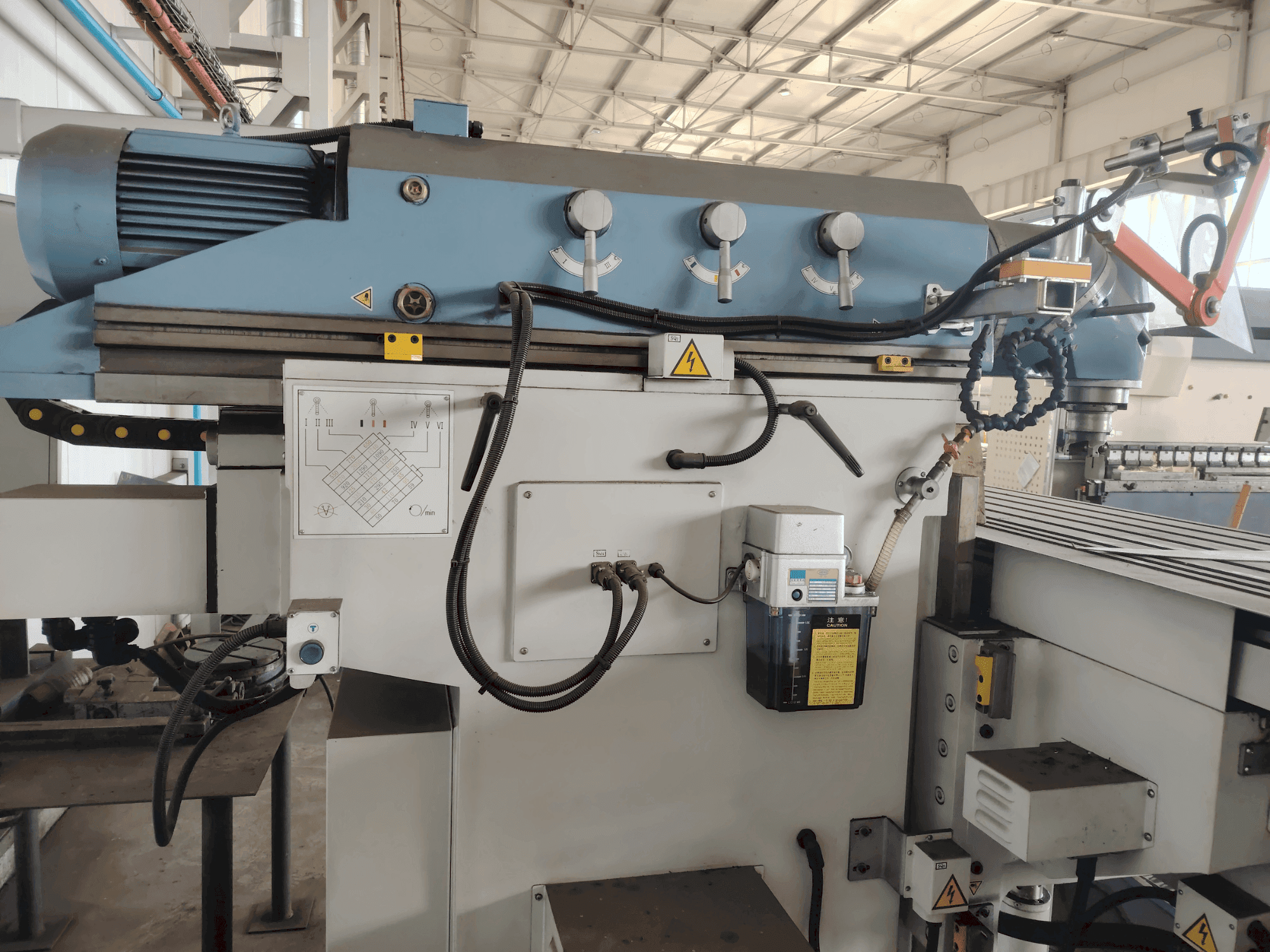 Front view of Bernardo Variomill FU 2000E Servo machine