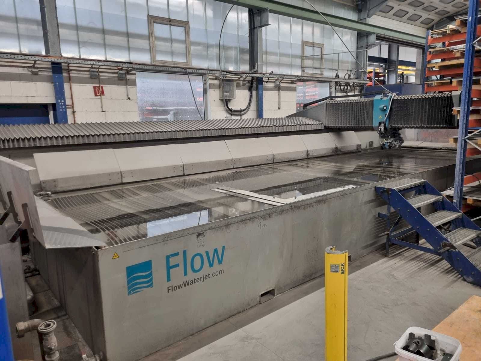 Front view of Flow ADS 24/ll  machine