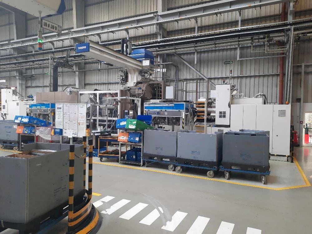 Front view of Battenfeld 2000/19000  machine