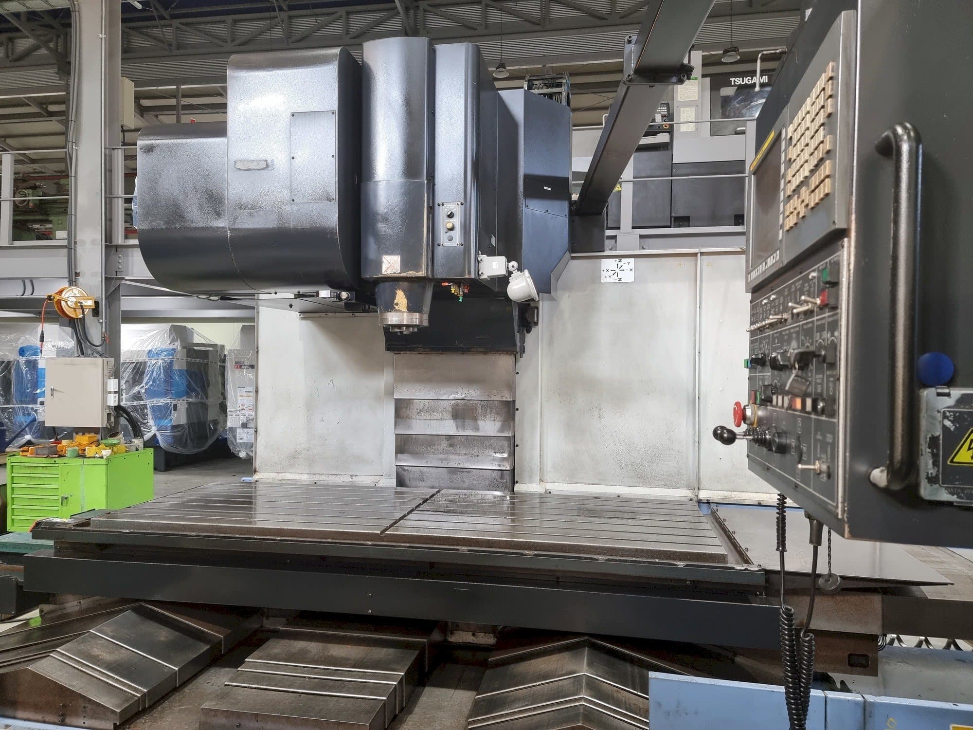 Front view of Doosan VM 960L machine