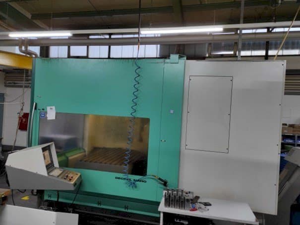 Front view of DMG DMU 125 T machine