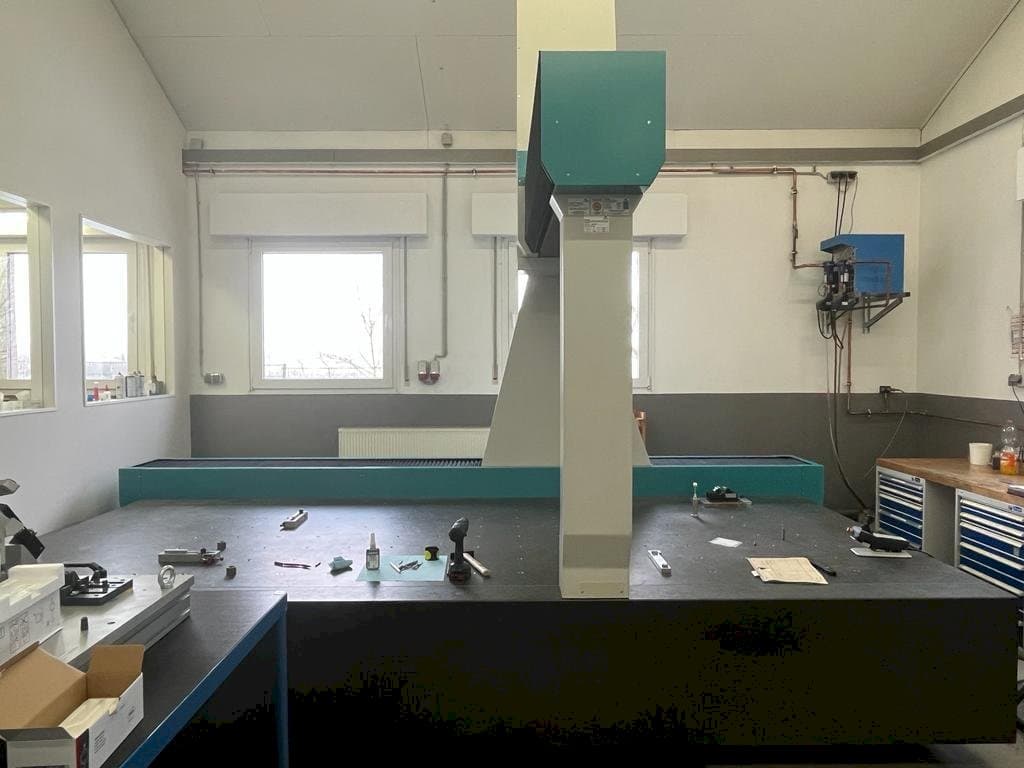 Front view of Wenzel LH 1512  machine