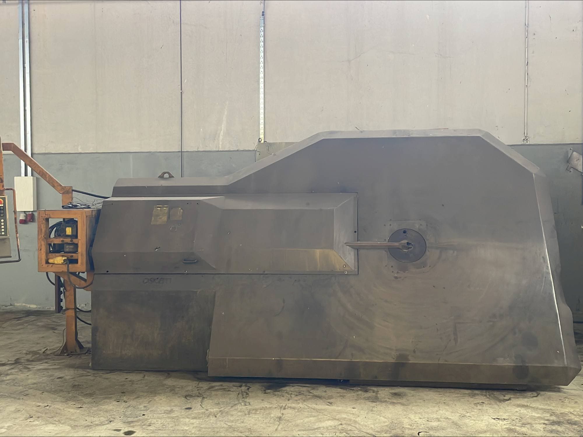 Front view of OSCAM MULTIBEND 16 machine