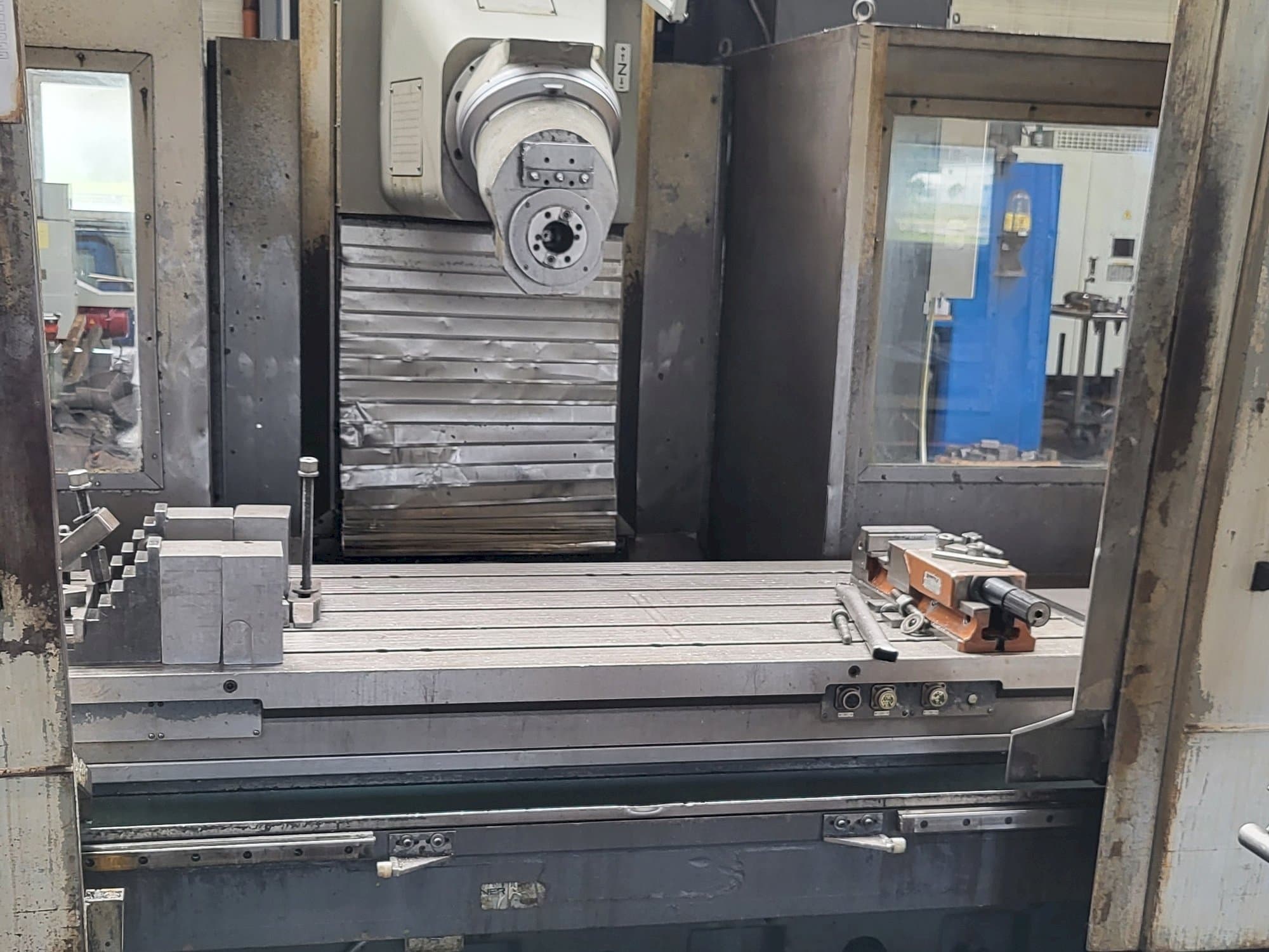 Front view of ANAYAK PERFORMER 2000 machine