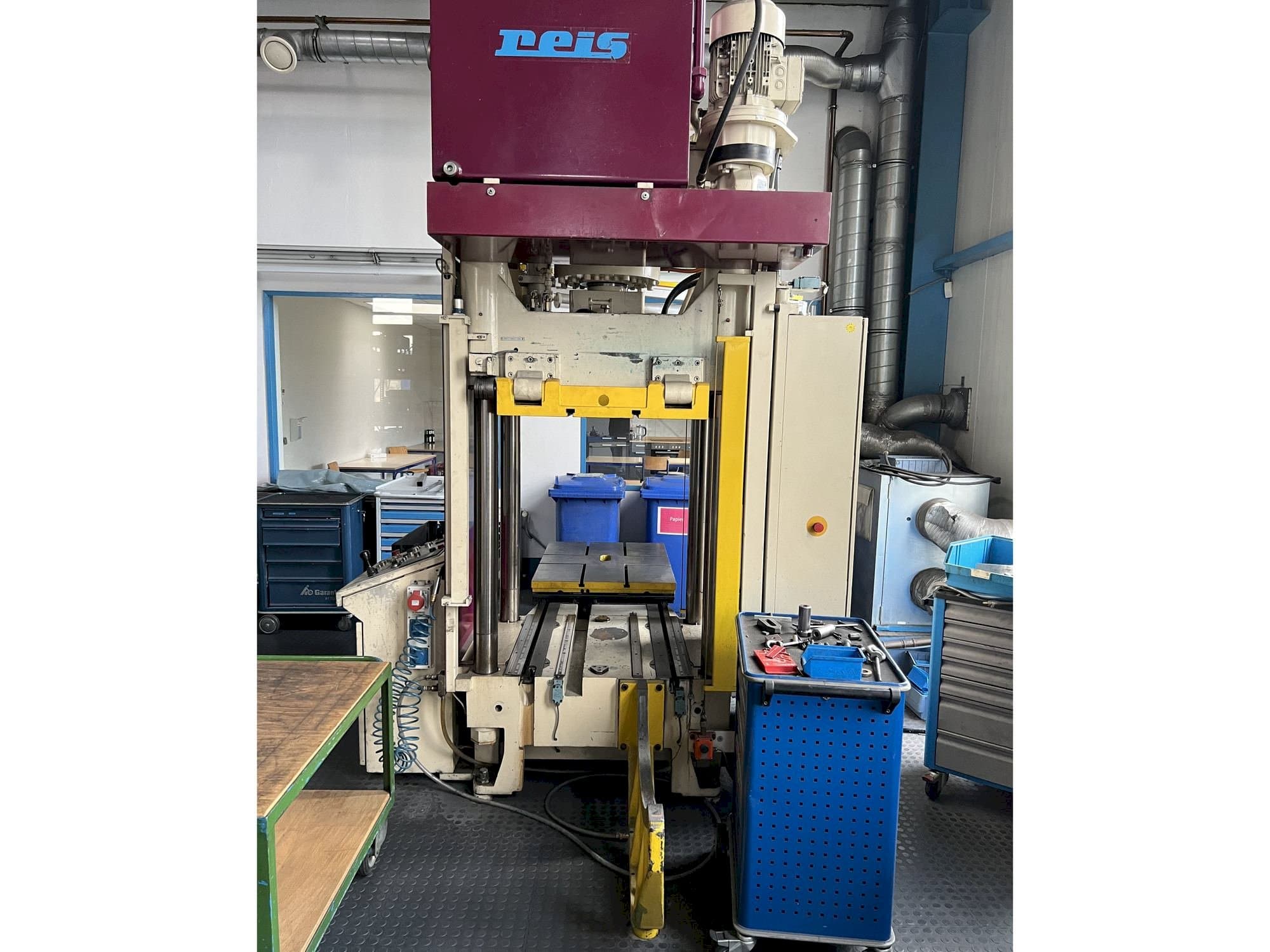 Front view of Reis Tus 80-100 machine