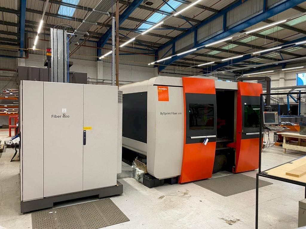 Front view of Bystronic BySprint Fiber 3015 machine
