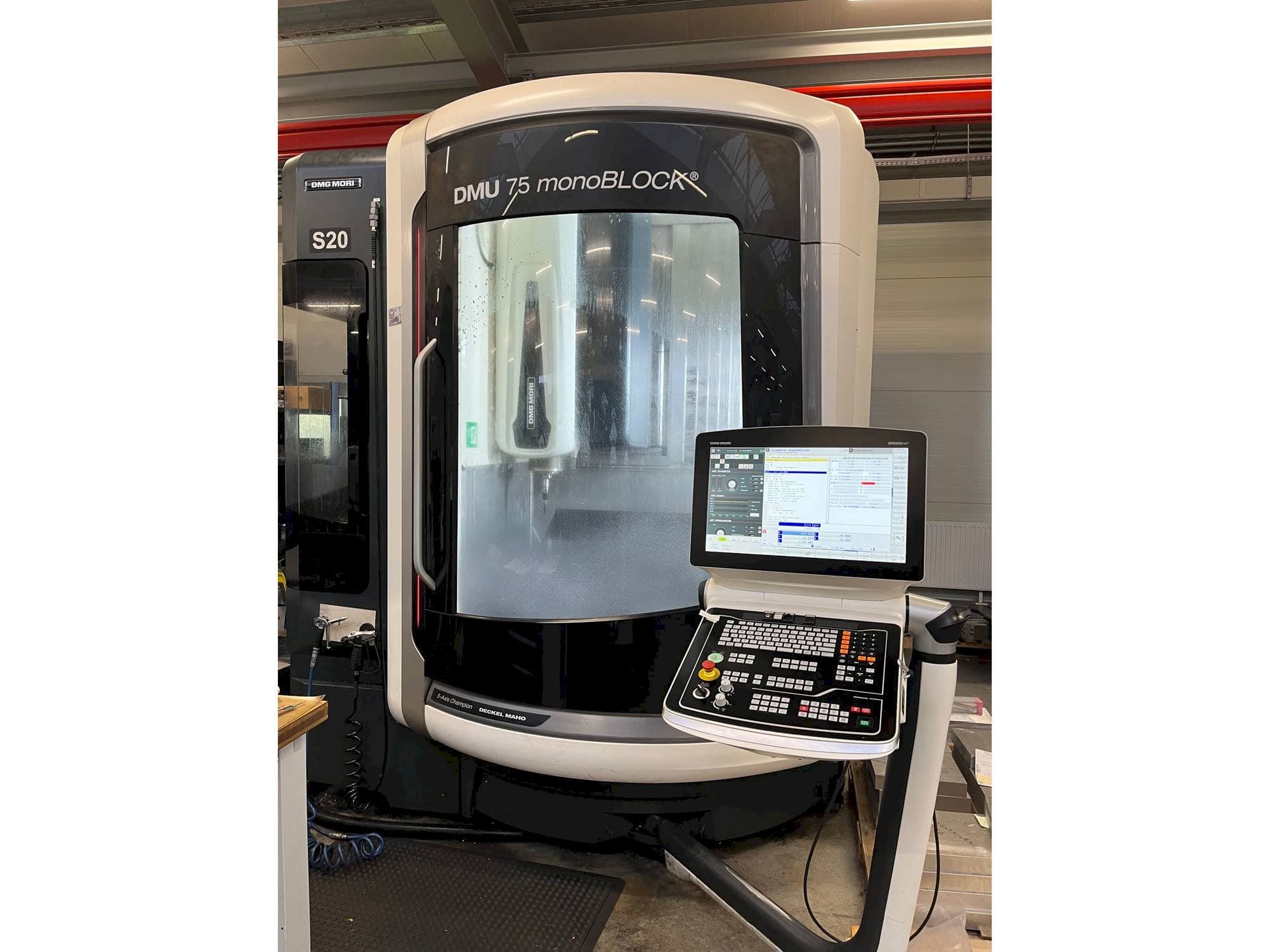 Front view of DMG MORI DMU 75 monoBLOCK machine
