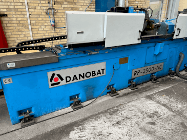 Front view of DANOBAT RP-2500-NC machine