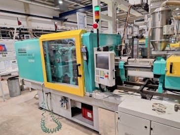 Front view of Arburg 520 H 1500-400 (2013)  machine