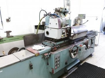 Left view of TOS BHU 32A/1000 Machine