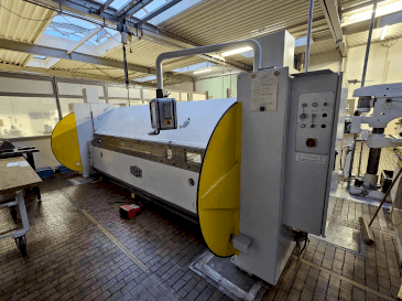 Front view of SCHRODER-FASTI 215-40-4 machine