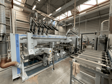 Front view of Weeke profiLine BST 500/D  machine