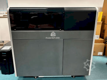 Front view of 3DSYSTEMS projet 2500 plus machine