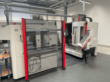 Front view of HERMLE C 600-U + EROWA Robot easy automation  machine