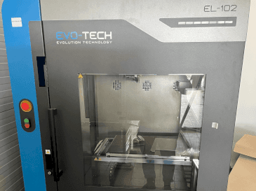 Front view of EVO-tech EL-102 V2 machine