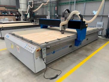 Front view of MECANUMERIC M2040 machine