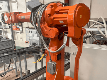 Front view of ABB IRB 2400 M2004 machine