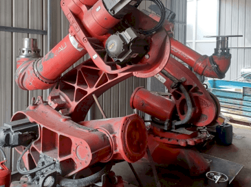 Front view of COMAU C4G RCC3  machine