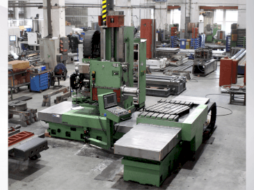 Front view of TOS WFQ 80 CNC machine