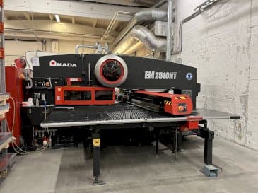 Front view of AMADA EM2510NT machine