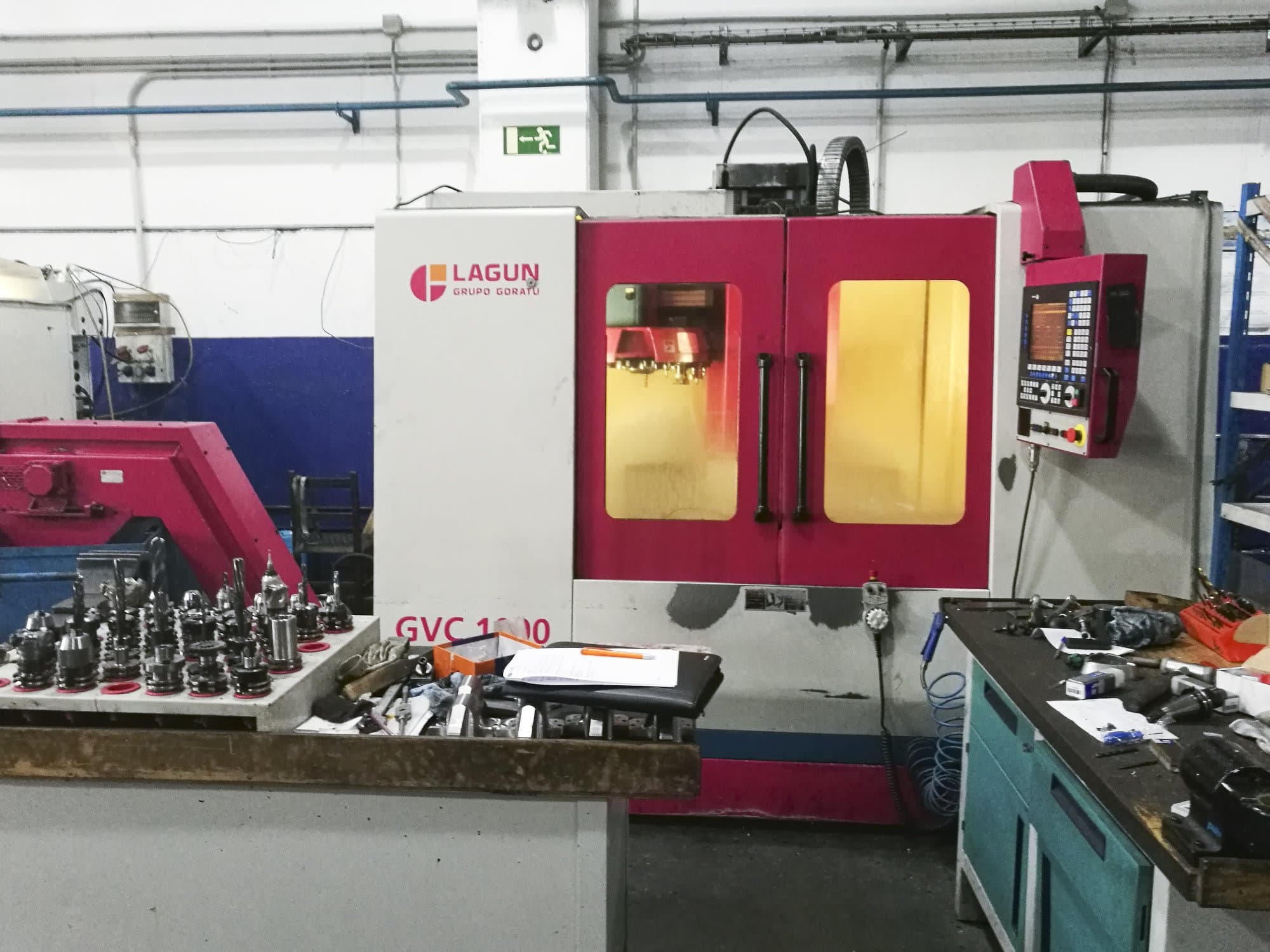 Front view of Lagun GVC 1000 machine