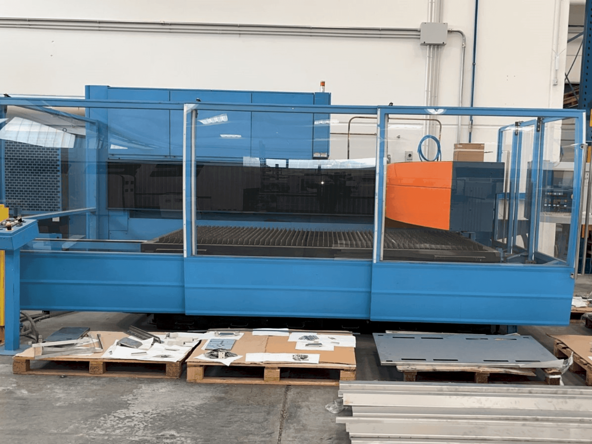 Front view of Prima Industrie Platino 1530 PL 9000 machine