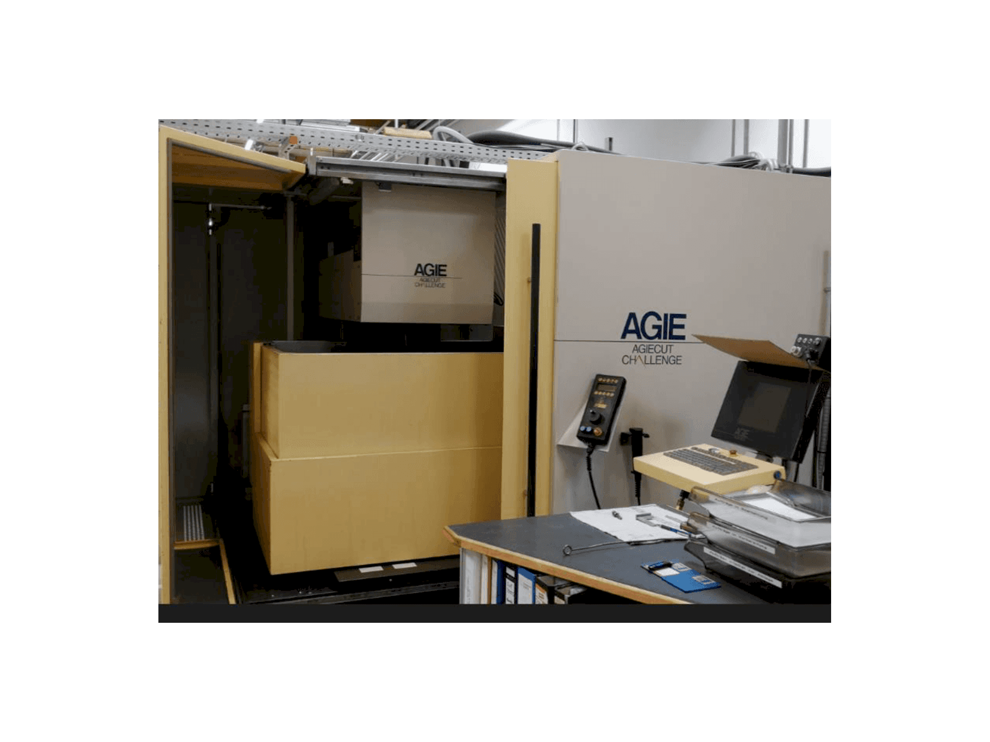Front view of AGIE AGIECUT CHALLENGE 3 machine