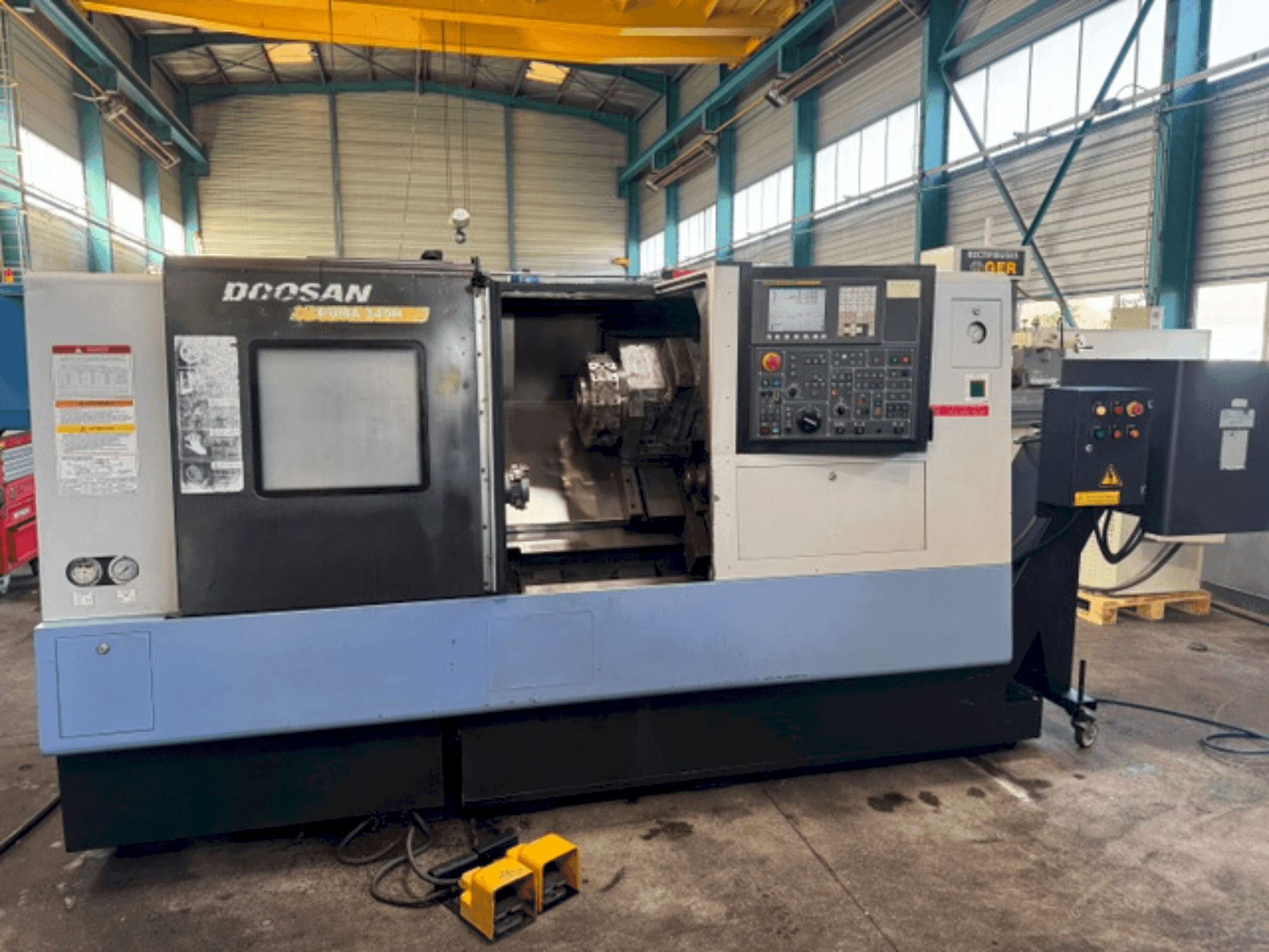 Front view of DOOSAN PUMA 240MB machine