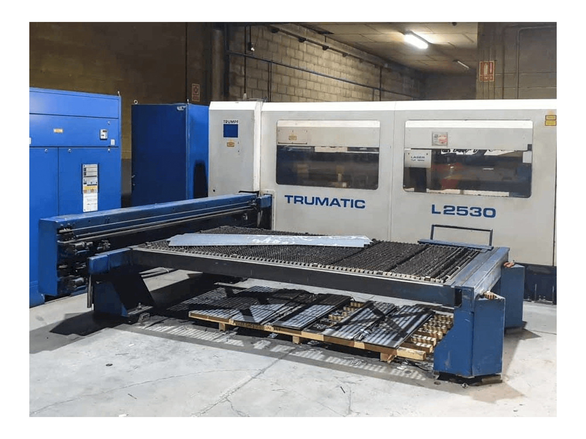 Front view of Trumpf Trumatic L2530 machine
