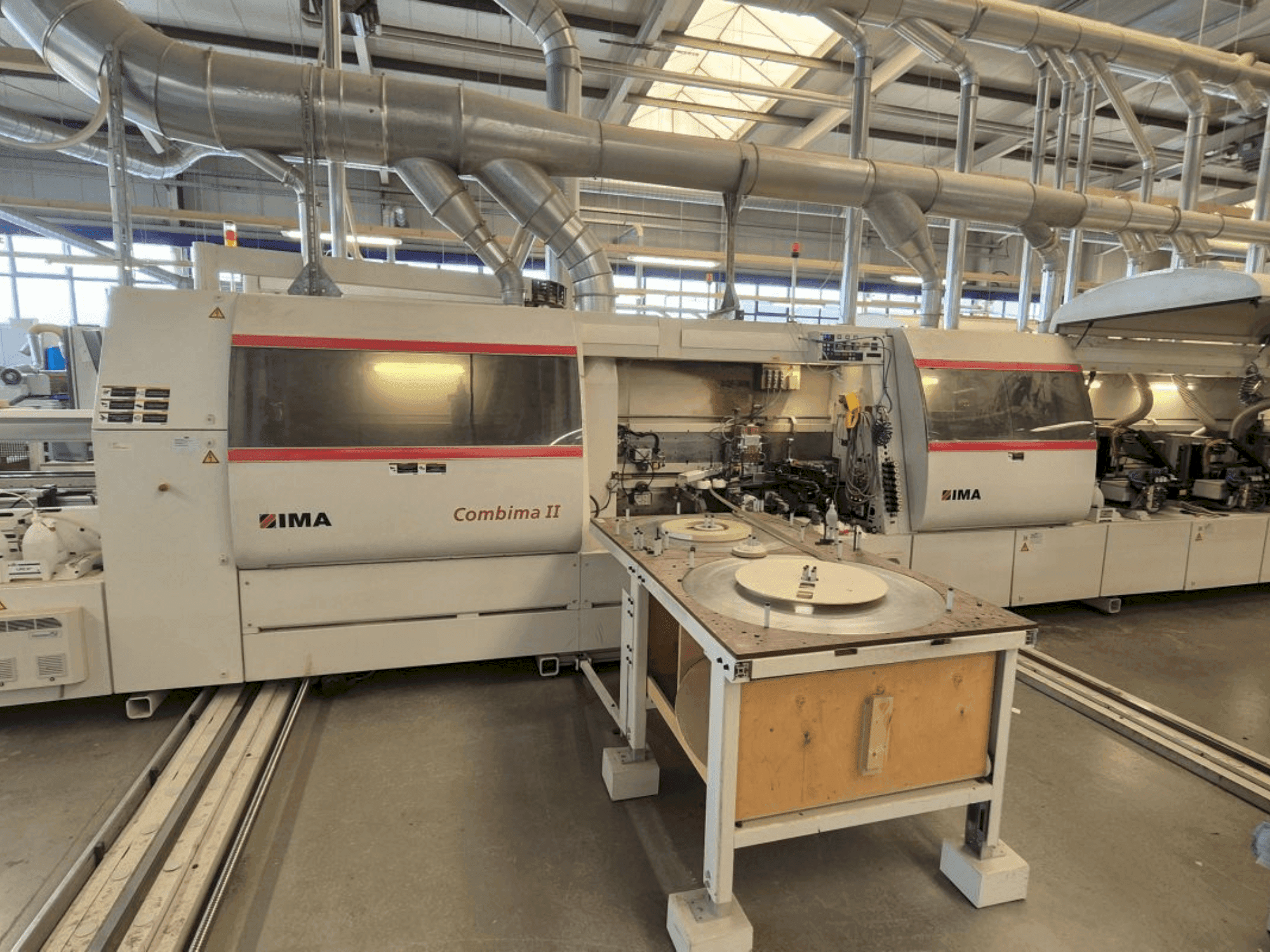 Front view of IMA Combima/II/390/B/L12 machine