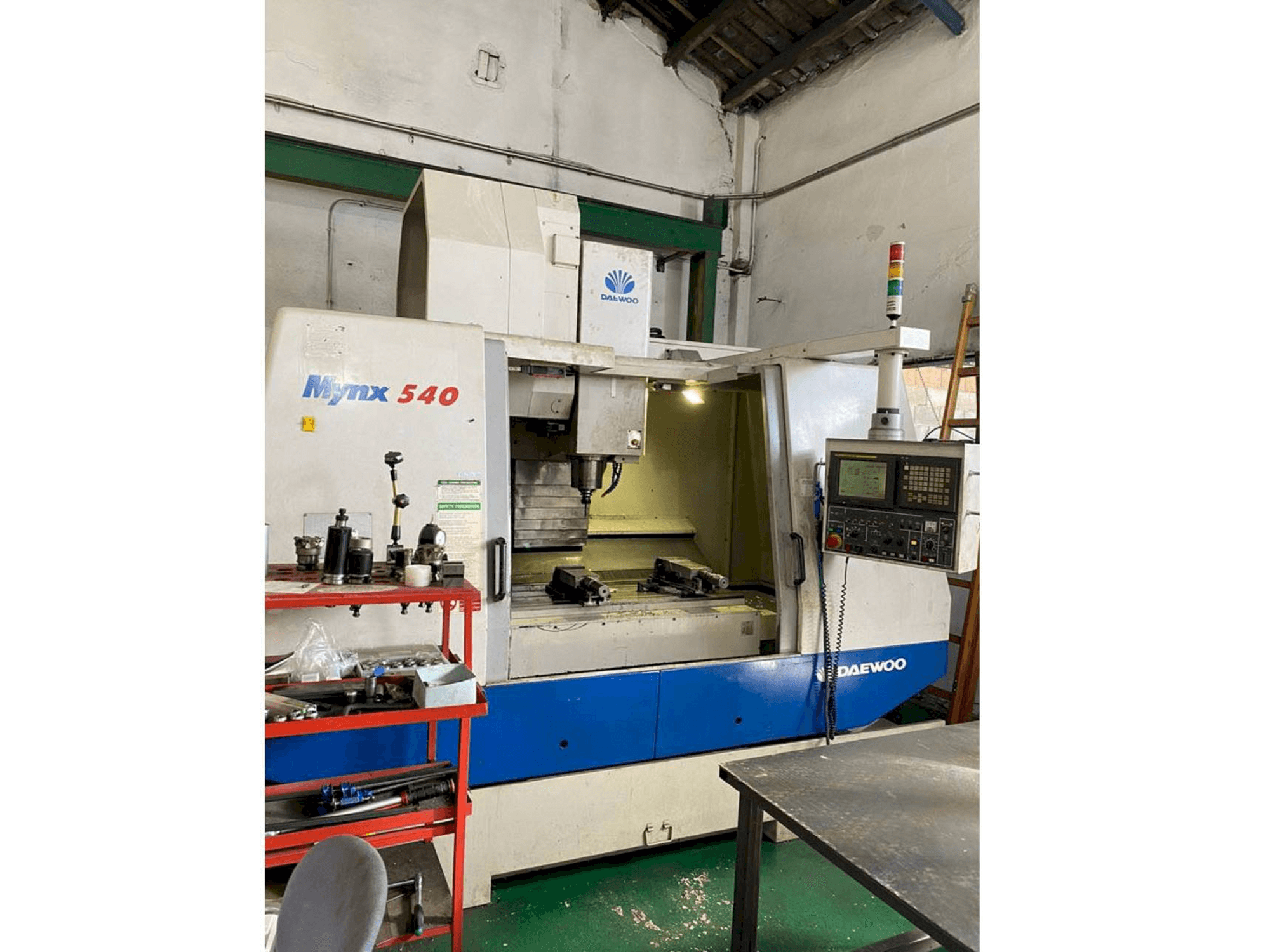 Front view of DAEWOO Mynx 540 machine