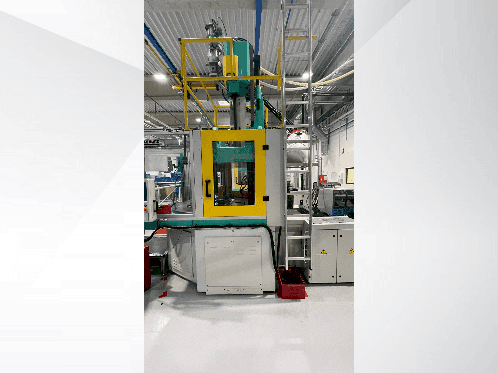 Front view of Arburg Allrounder 1500 T 2000-400 machine