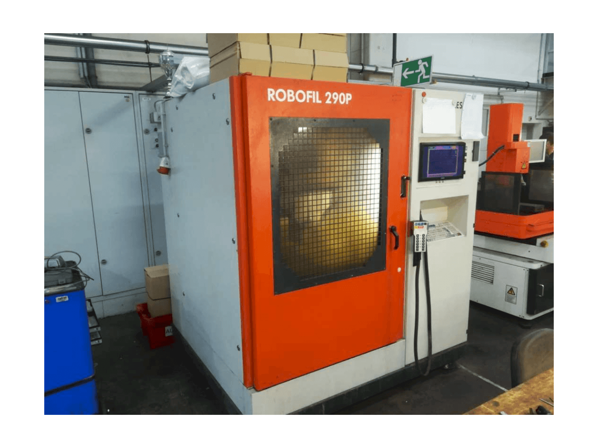 Front view of CHARMILLES Robofil 290 P machine