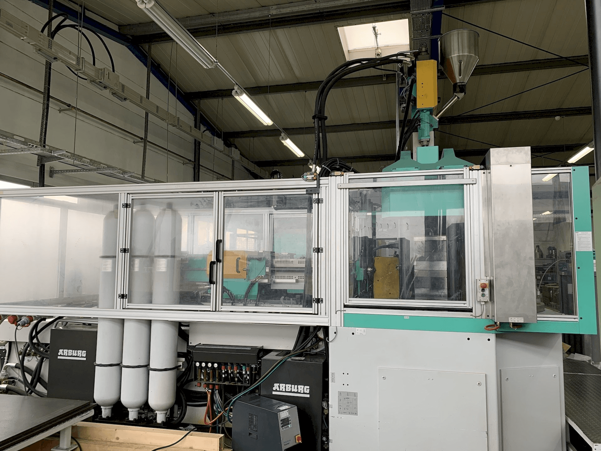 Front view of Arburg Allrounder 1500 T 2500-400 machine