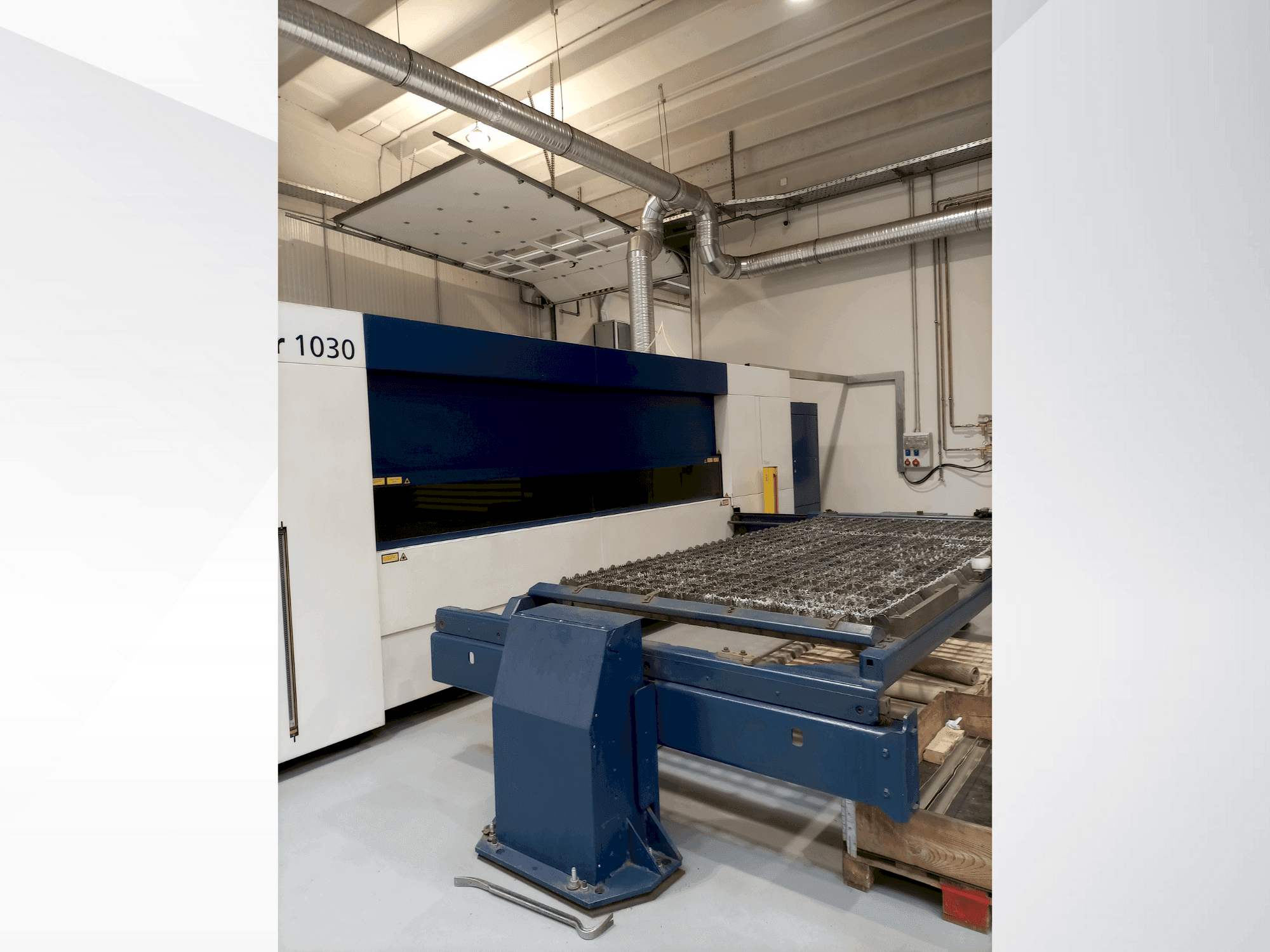 Front view of TRUMPF TruLaser 1030 machine