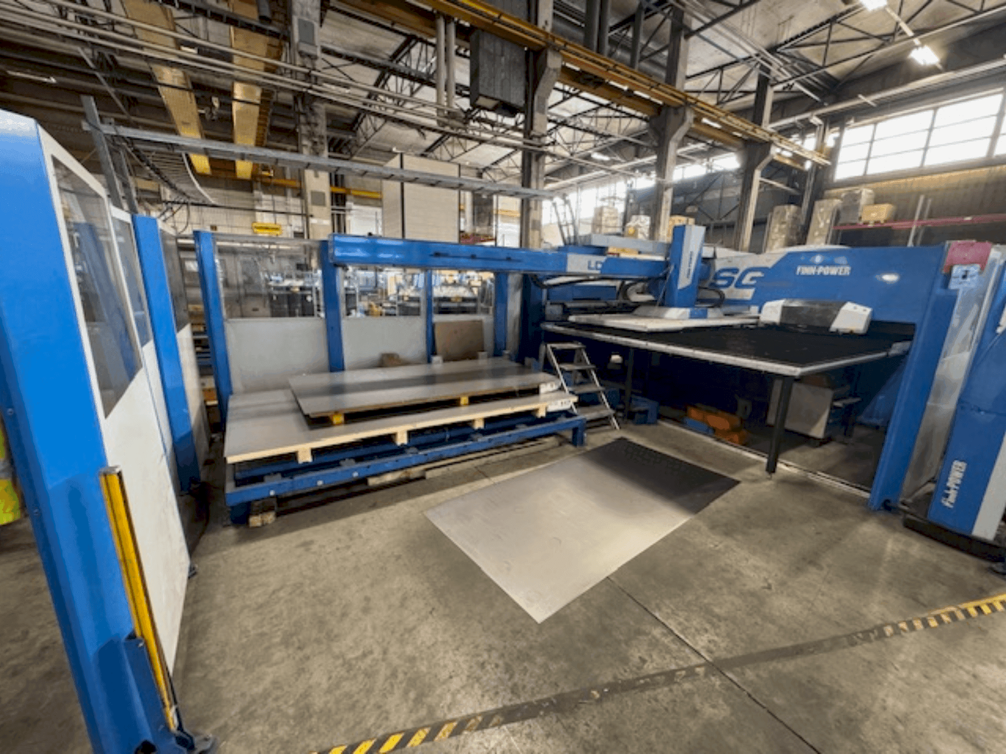 Front view of Finn-Power SG-6 machine