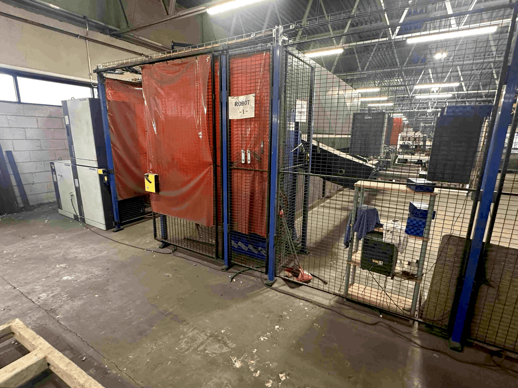 Front view of Yaskawa RM2-2000 S6D machine