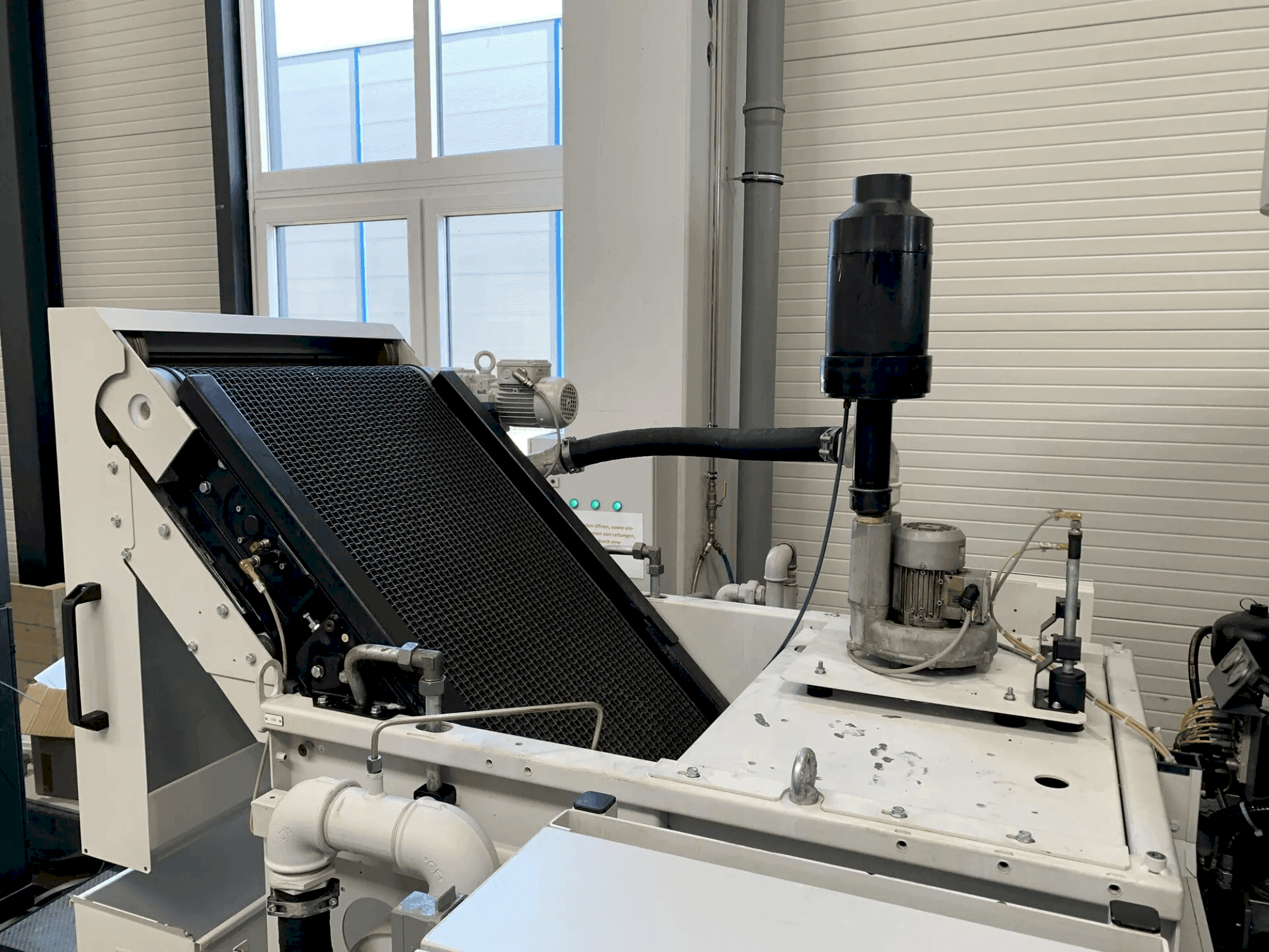 Front view of CHIRON FZ 15K S FA machine