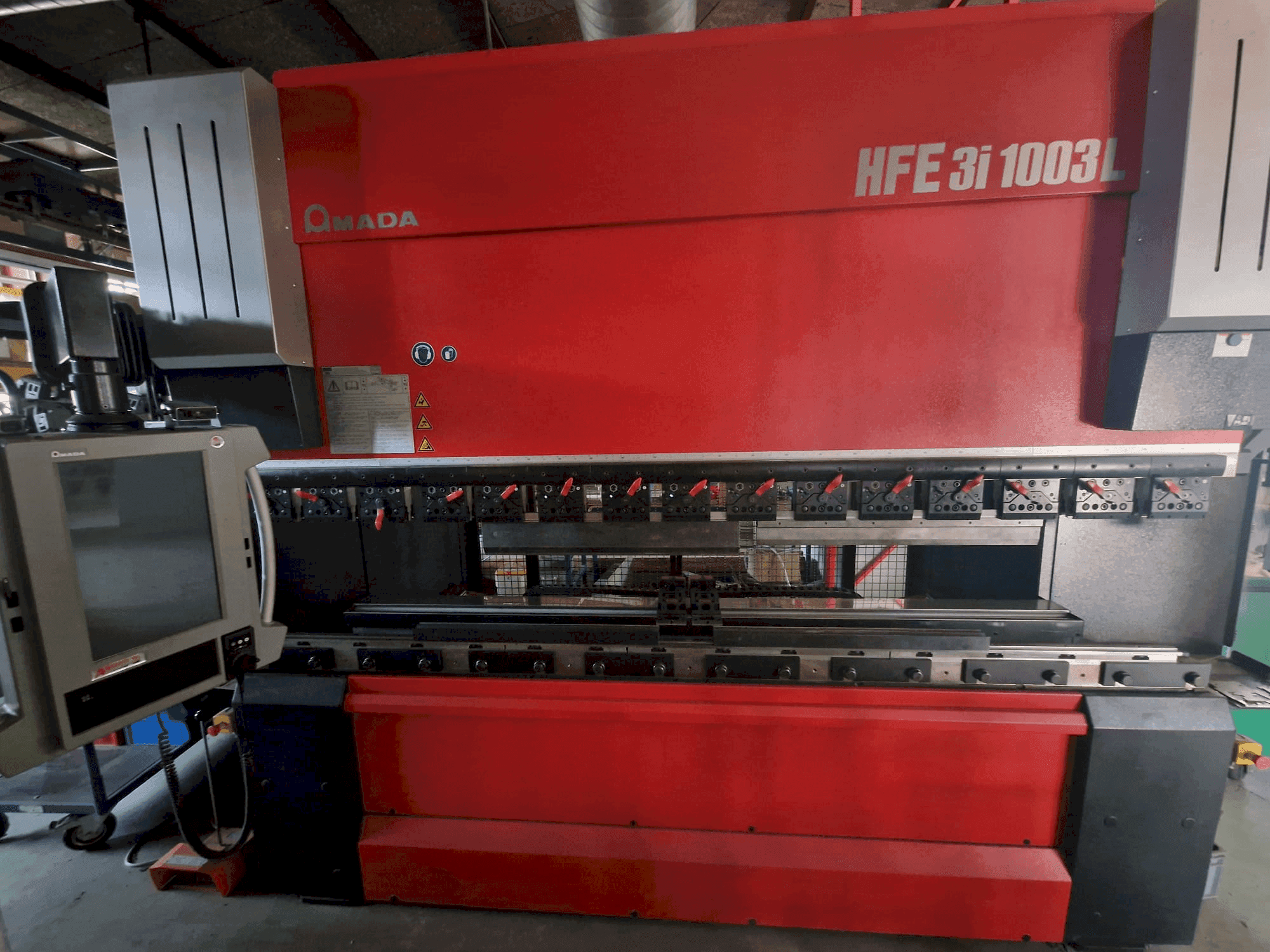 Front view of AMADA HFE 3L 1003 machine