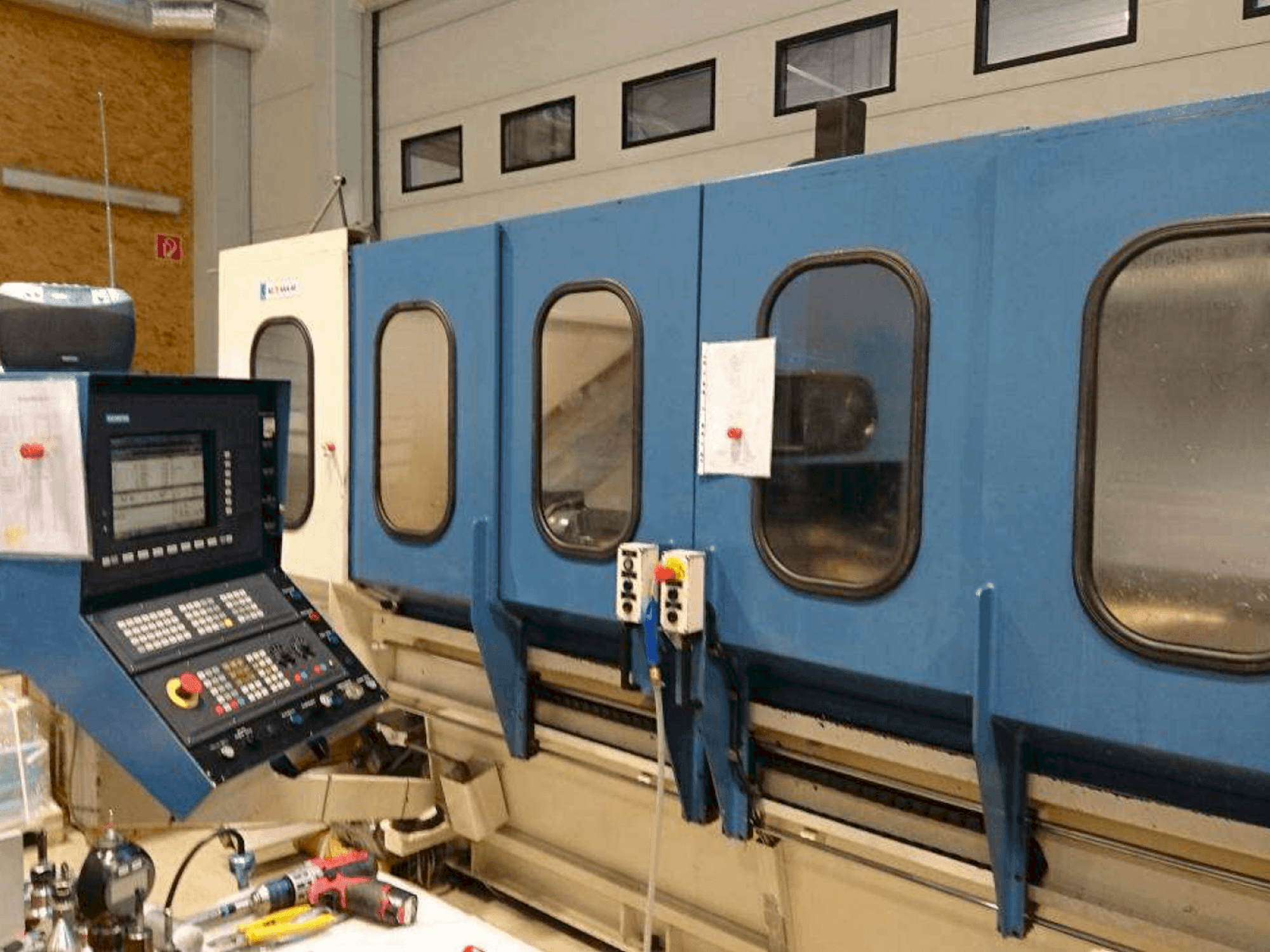 Front view of AXA VSC 2-M machine