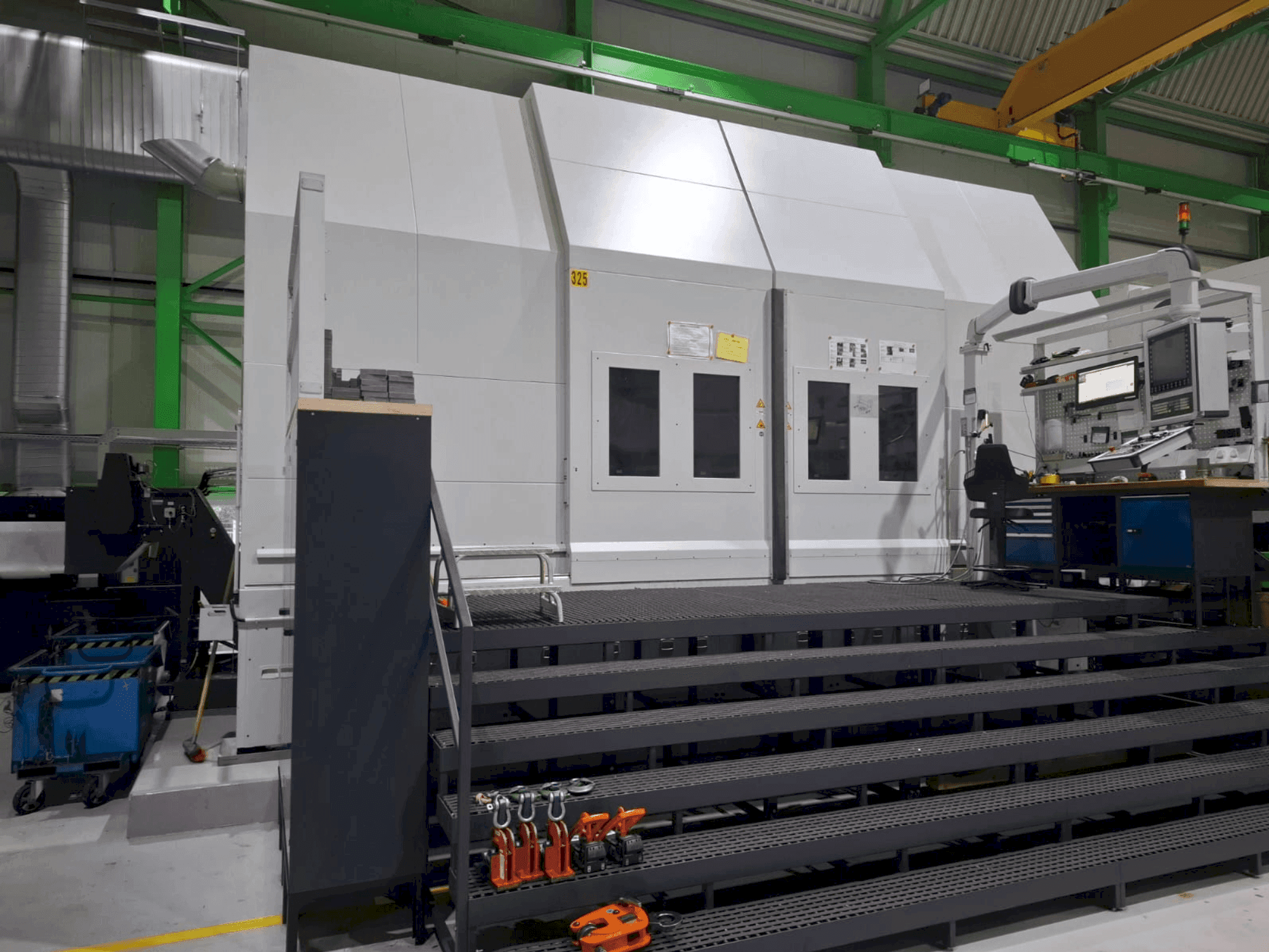 Front view of Pittler PV2500 machine