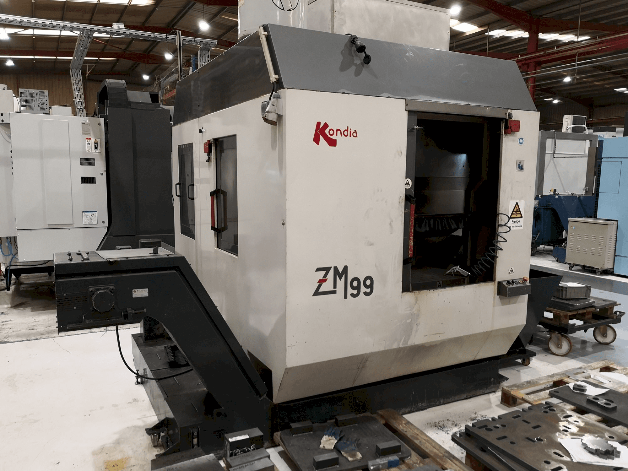 Front view of KONDIA ZM99 machine