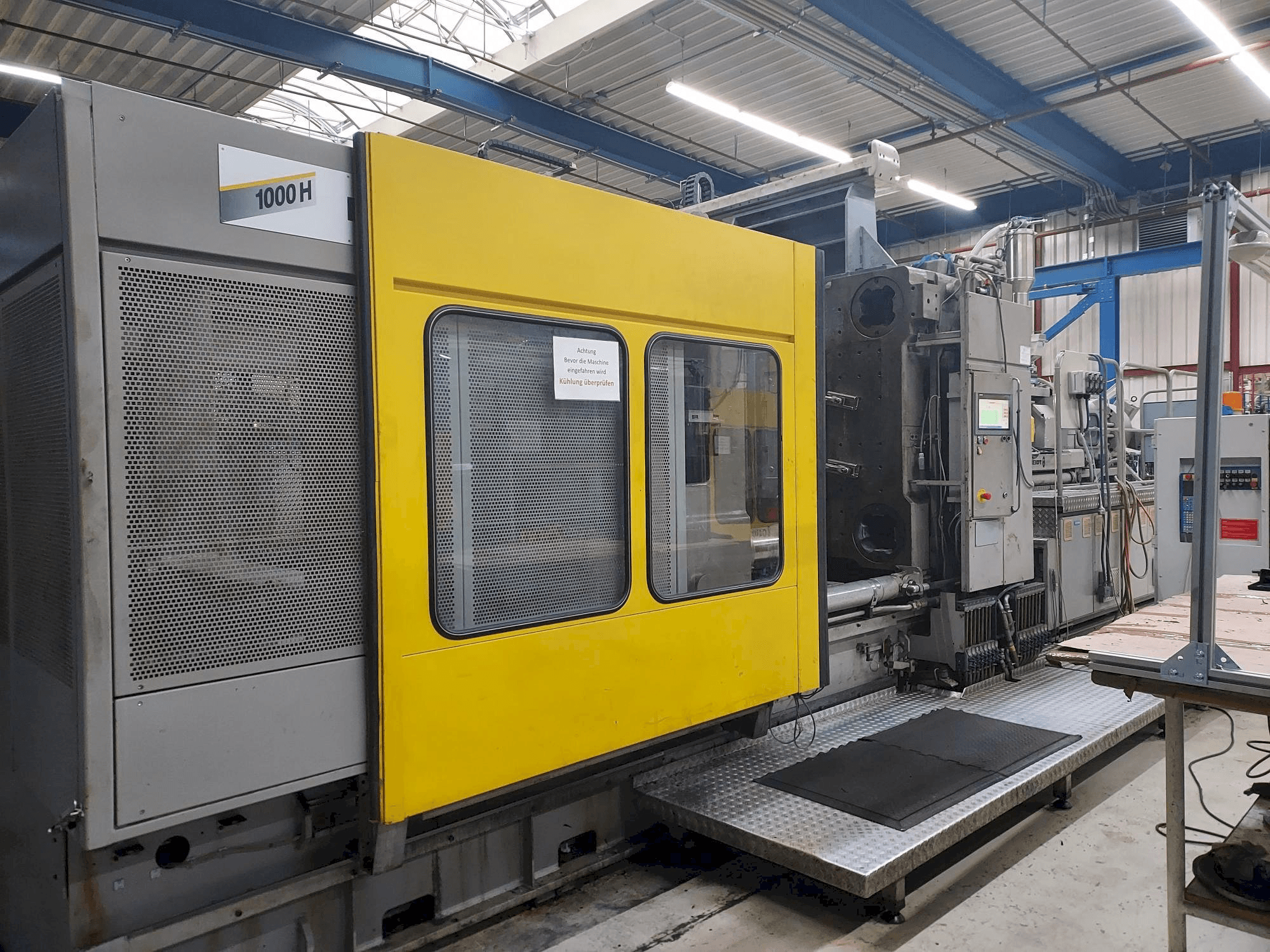 Front view of Hemscheidt 1000 machine