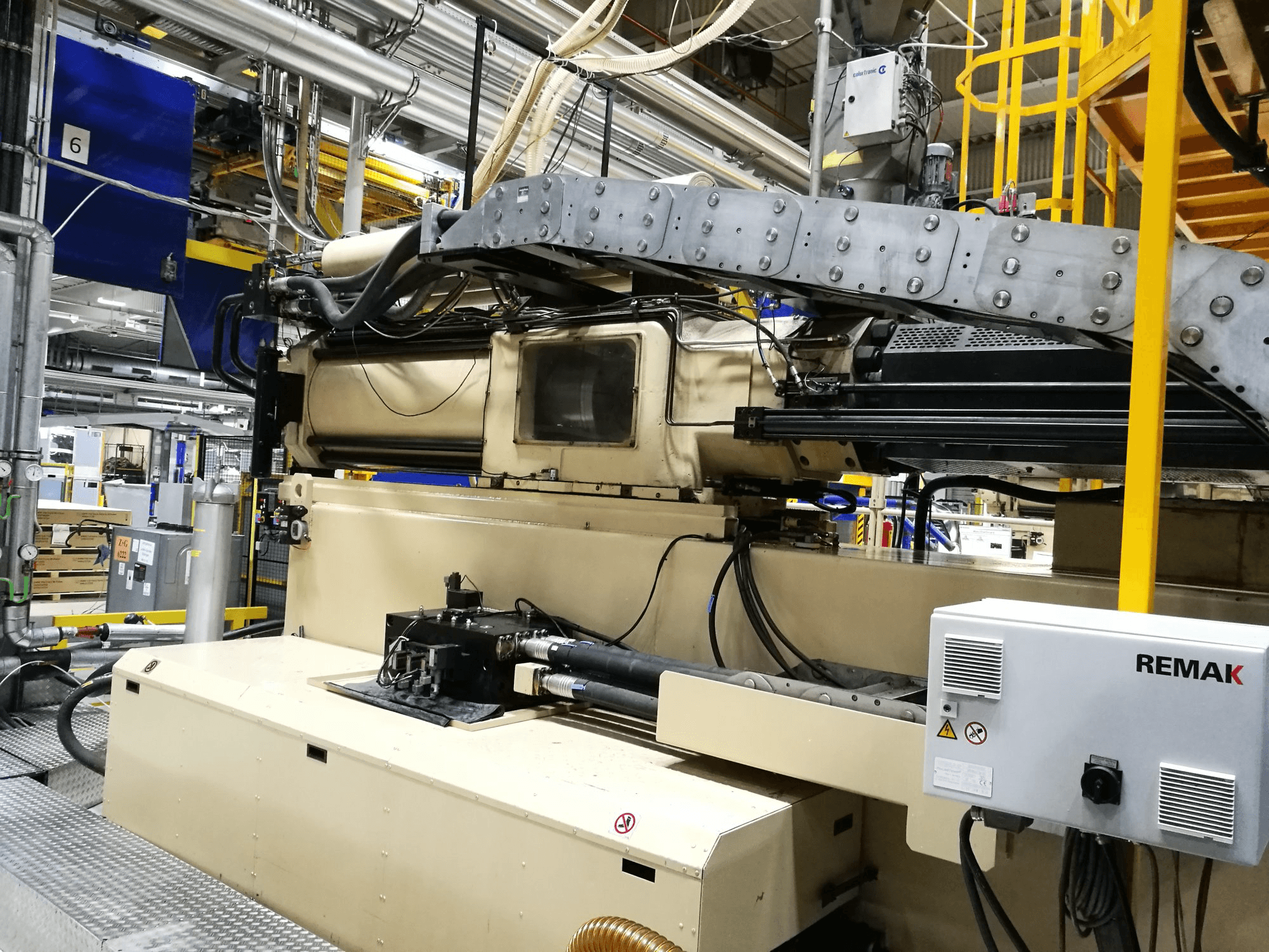 Front view 2 of Husky E 3150 RS 170/155 Machine