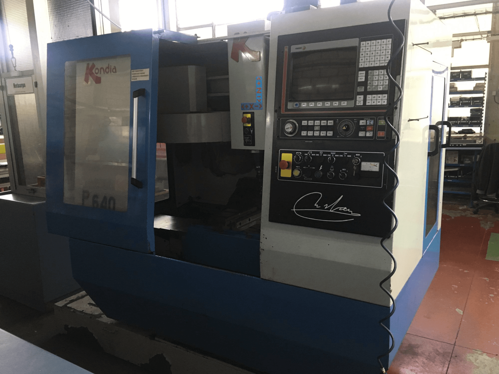 Right view of KONDIA B-640 Machine