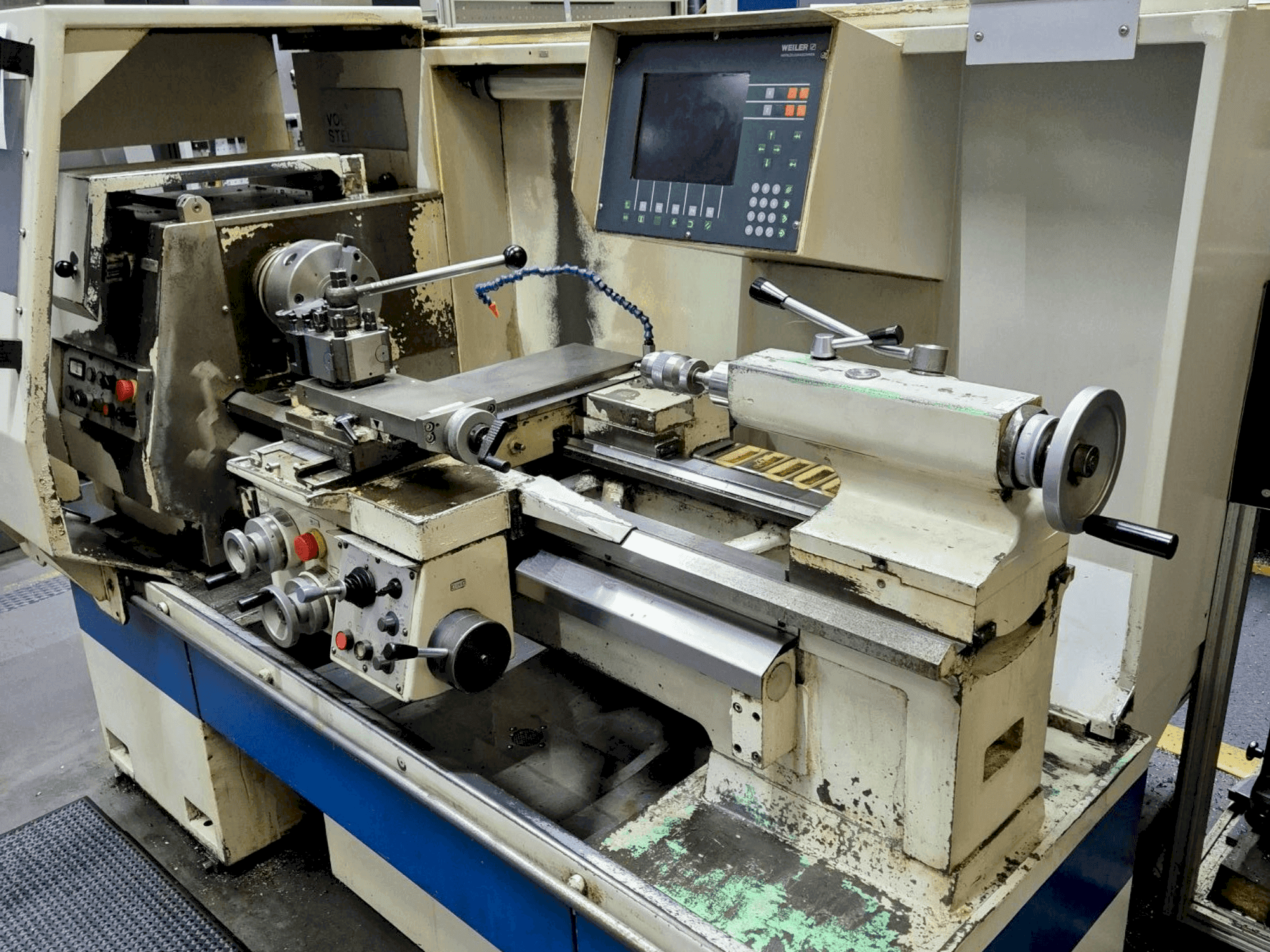 Front view of Weiler E 35 machine