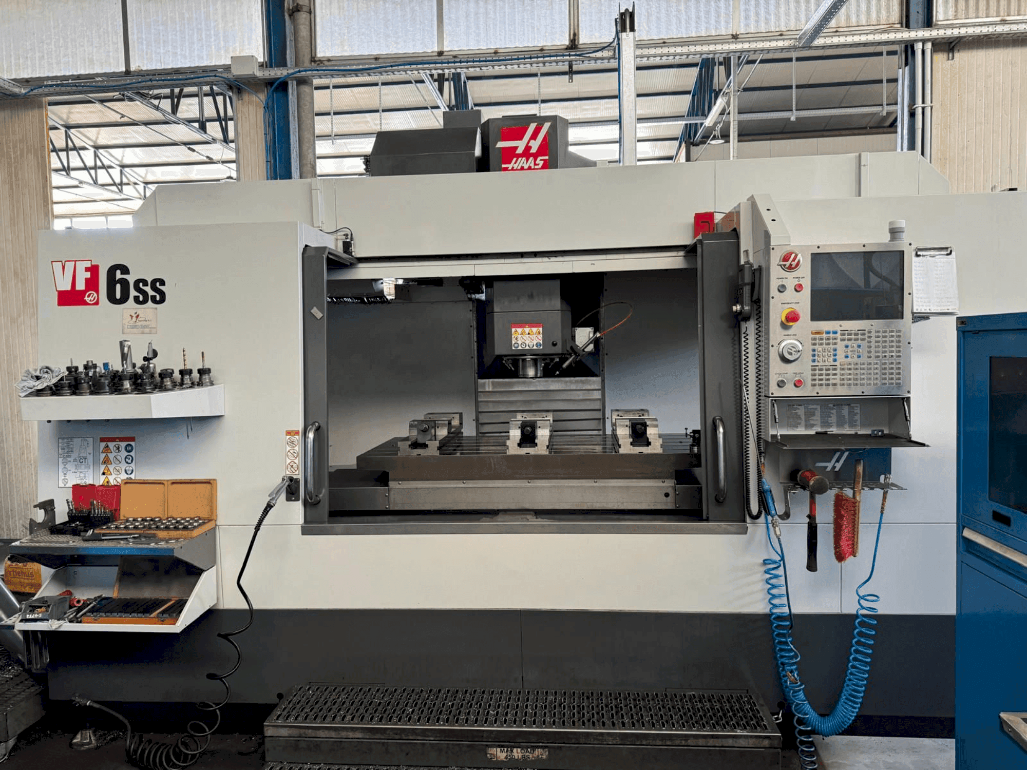 Front view of HAAS VF-6SS machine