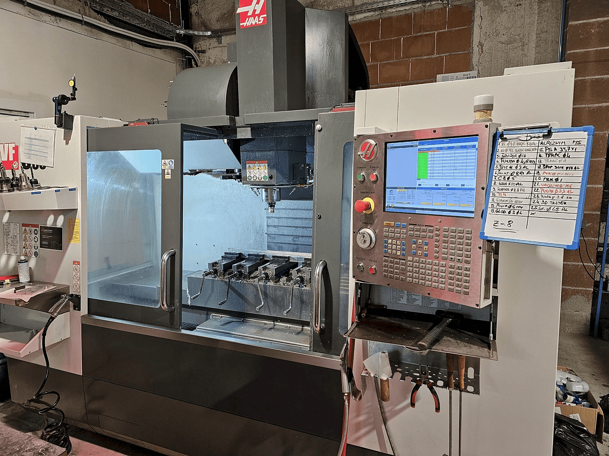 Front view of HAAS VS3SS machine